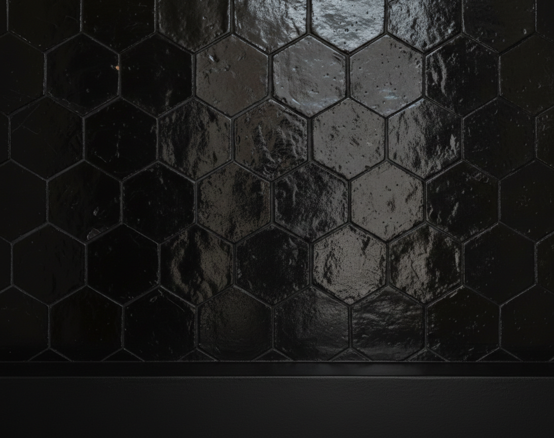 AT1021 Black Hexagon