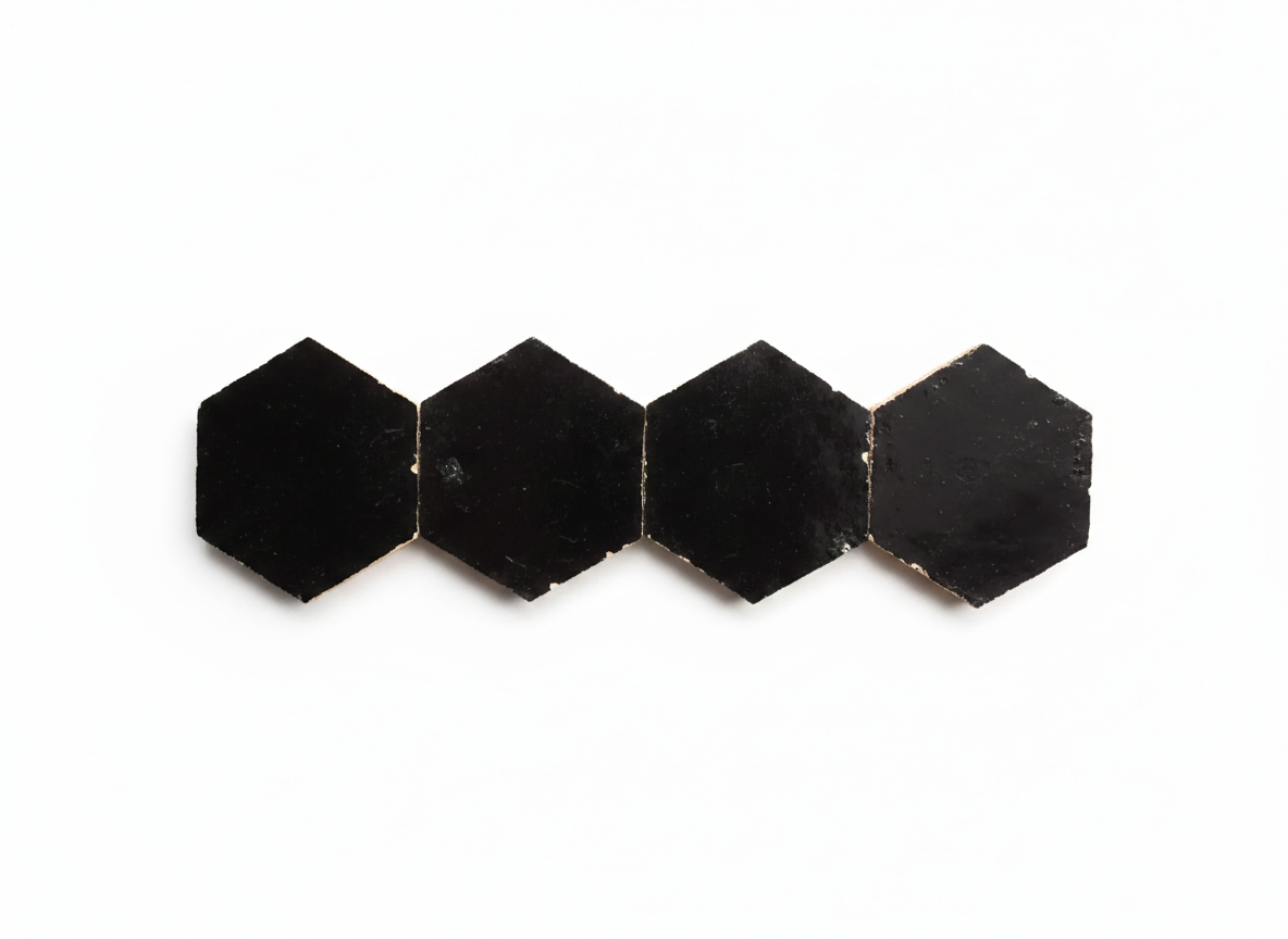 AT1021 Black Hexagon